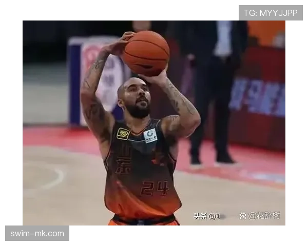 卡马文加在关键比赛中展现卓越战术执行力，球队表现稳健助力胜利