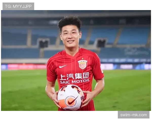 武磊一顿大餐吃得跟明星办派对似的，这工资还在说啥节俭！